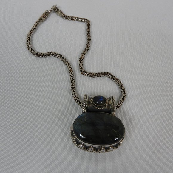 L716 Stamped 925 Silver Necklace with Blue Black Colored Stone - Picture 1 of 7